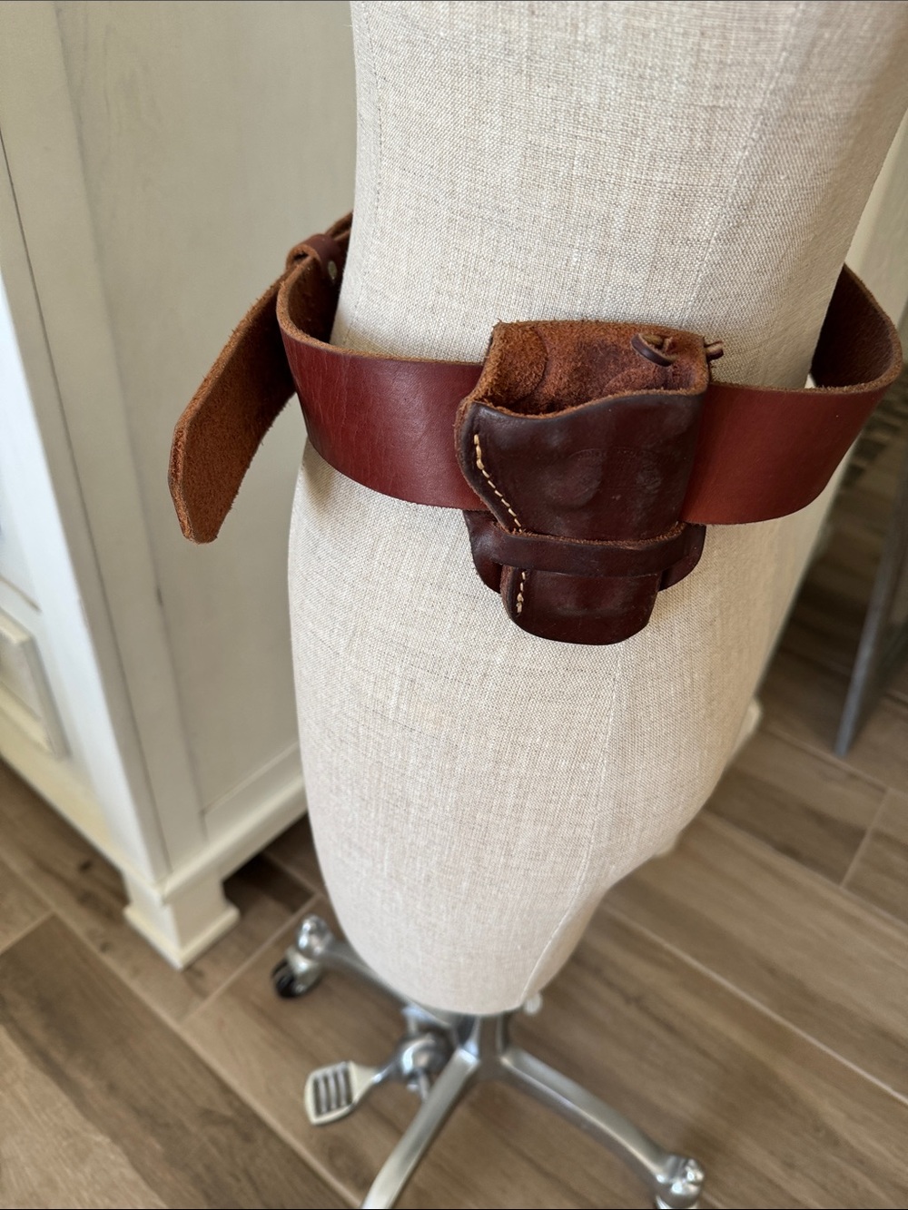 Hunter Company Western Loop Derringer Holster (1080 Series) with leather belt